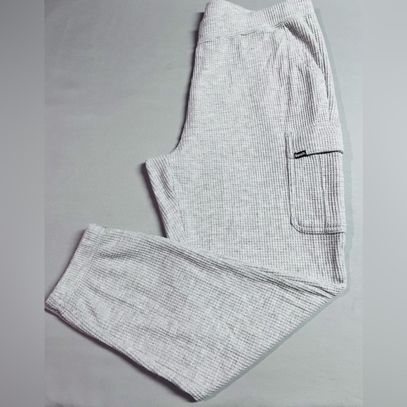 Bench Women's Waffle Cargo Pants NWOT - Picture 2 of 4